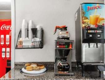 ナイツ イン ピッツトン Pa Pittston レストラン 写真